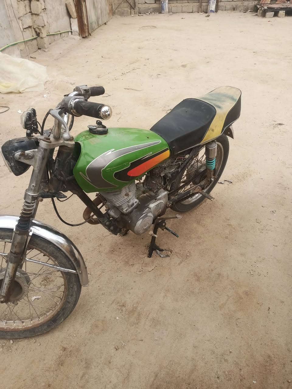 سلام عليكم اربعه كير كلك مكفوله اواي نواقص مابيهه بيهه بليته اورقم شاصي السعر 275اوبيهه مجال كربلاء الحر  الستفسار ***********
