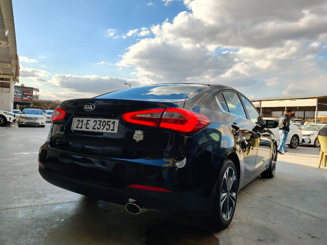 للبيع سيراتو 2016خليجي كفاله عامه فول عدى البصمه رقم سليمانيه تبريد قطعتين شفتات ستيرن حساس خلفي امامي محرك 1600 دوش بشرط وكير بشرط مري شفط تحكمات استيرن لد أمامي شمعه خلفيه ماشيه 127km جرس ب120مكان السياره بابل مشروع المسيب موبايل *********** السعر 123$وبيها مجال سنويه ورقم كله جديد تحويل وكاله حاضر
