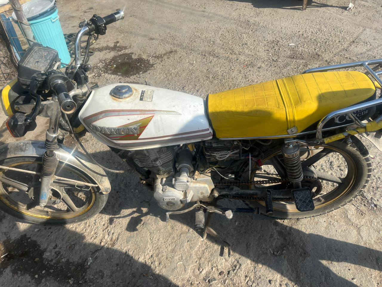 لبيع او مراوس بوكسر وانطي فرق بسيط دايون بارت موديل 21 ( دراجه هامله ماغاسله فقط اروح بيه وارجع لشغل وجيب وياك فيتر ) دراجه ابيع كوم حديد ومكينه مكينه اكفله من كلشي لامفتوحه ولاشي برغي مامفتوح بيه نقص الدراجه بريك امامي ملغي يعني ماكو فقط بريك خلفي اب مكانه تايرات جديد ويخبلن بعدهن تشتغل بكل وقت صيف شته ثلج حر تشتغل من اول هندر وشلعته قويه ماشاءلله تعلك بيه نمره 1 2 3 والتفاصيل خاص تواصل *********** واتساب فقط 
تواصل على الرصيد ***********
