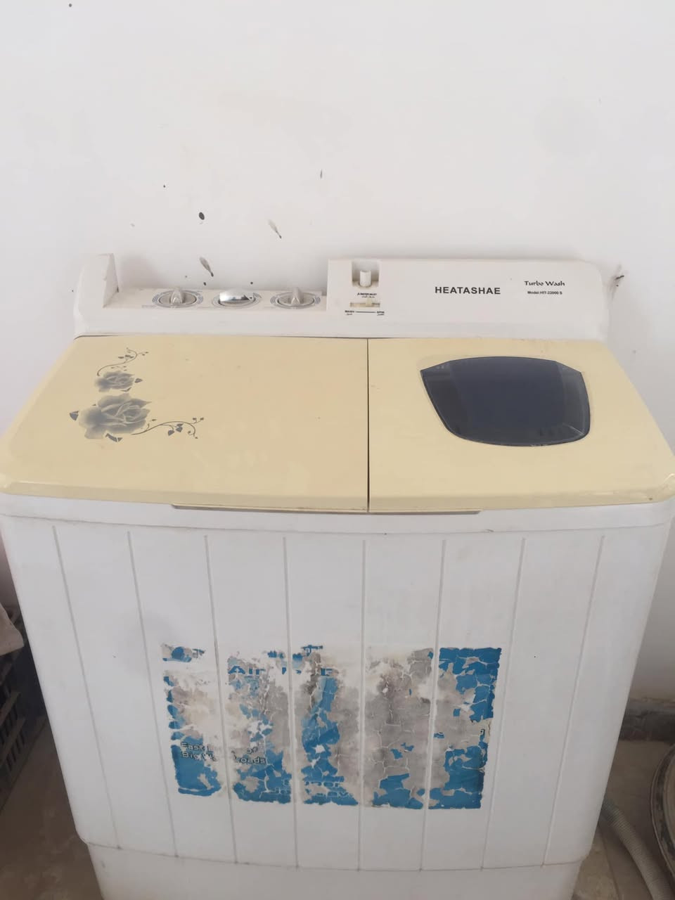 السلام عليكم للبيع 

ثلاجه أرجيلك الاصليه شغاله فول الفول ونضيفه ماطور الاصلي مال شركه ما مبدل سعر ١١٠ الف 

غساله هيتاشي اليابانيه الي مستعملها يعرف قوتها 
ما يعوزها كلشي بس المجفف ما اعرف ذا عطلان او حاشر الباقي كله شغال سعر ٧٥ الف 

سرير عدد ٢  تفصيخ بس تاخذهن وتشدهن مايعوزهن كلشي 
السعر ١٠٠ اثنينهن 

فرن ابو التفاحه  شغال كامل فقط الباب مالته واكع بس ينحطله تريشه ويكعد ويحتاج مسح عليه تراب سعره ٢٥ قفل 

شراي خاص او اتصل   ***********
