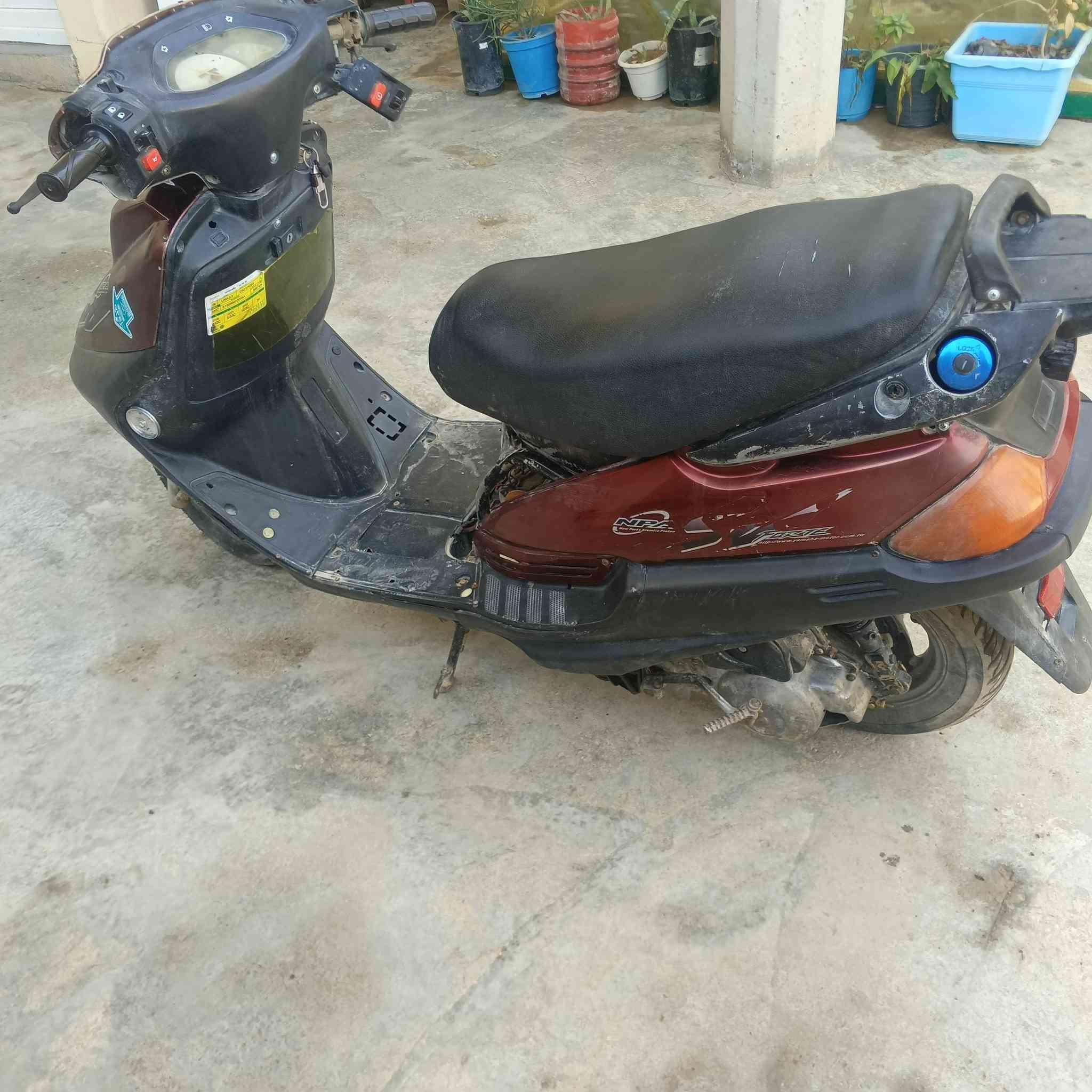 دراجه فراشه لبيع شغاله مابيه نقص نضافت المحرك 90بل ميه السعر 350وبيه مجال ***********
