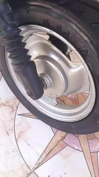 دراجه للبيع حلو نضيفه سعر 250وبيه مجال 07776274738