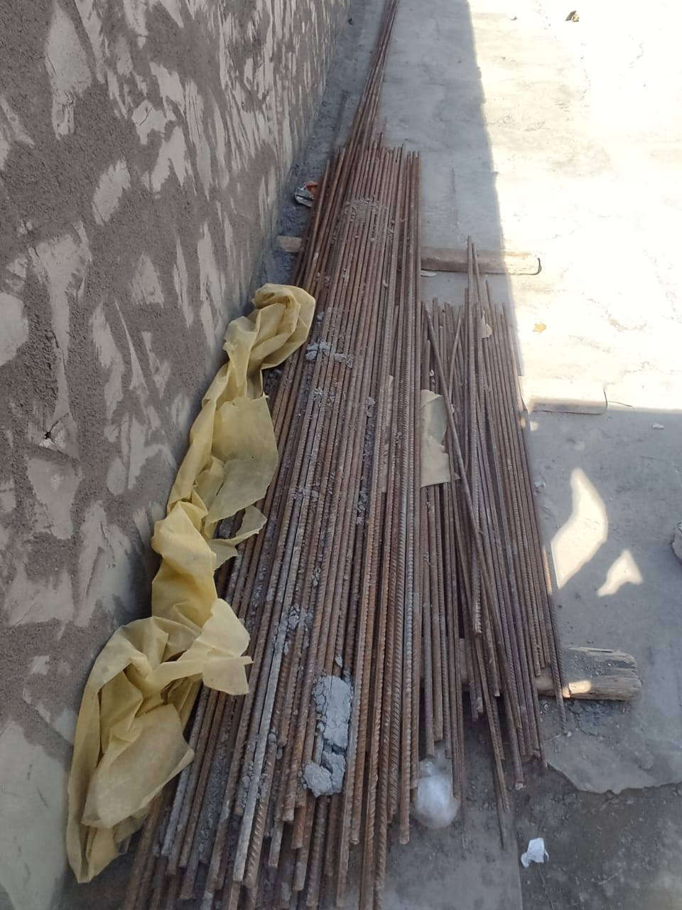 السلام عليكم عندي هذا الشيش ابو الخمسه طول 3 متر وأكثر عدد 70قطعه وطول 2متر عدد 100 قطعه للبيع للاستفسار الاتصال على الرقم ***********
