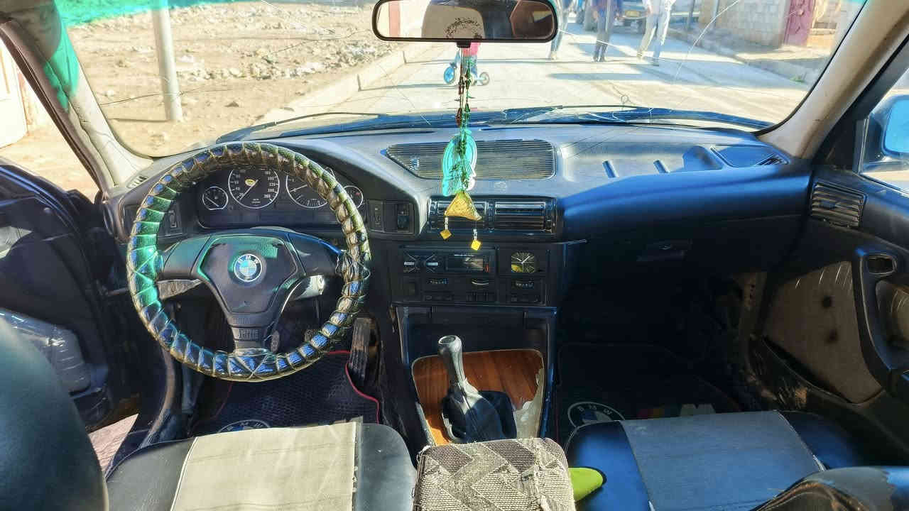 سلام عليكم بي ام 520 لبيع كيرعادي محرك فل تخم تاير جديد العنوان الموصل اليمن ***********
