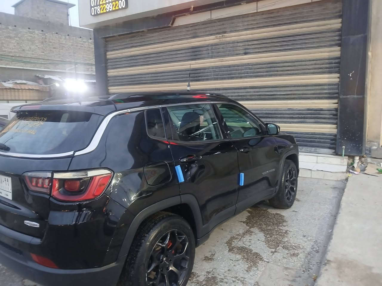 السلام عليكم سياره للبيع جيب كومباس محرك ٤ ستندر وارد أمريكي موديل ١٧ تبديل بونيد ودعاميه فقط السعر على الخاص رقم الهاتف ***********
