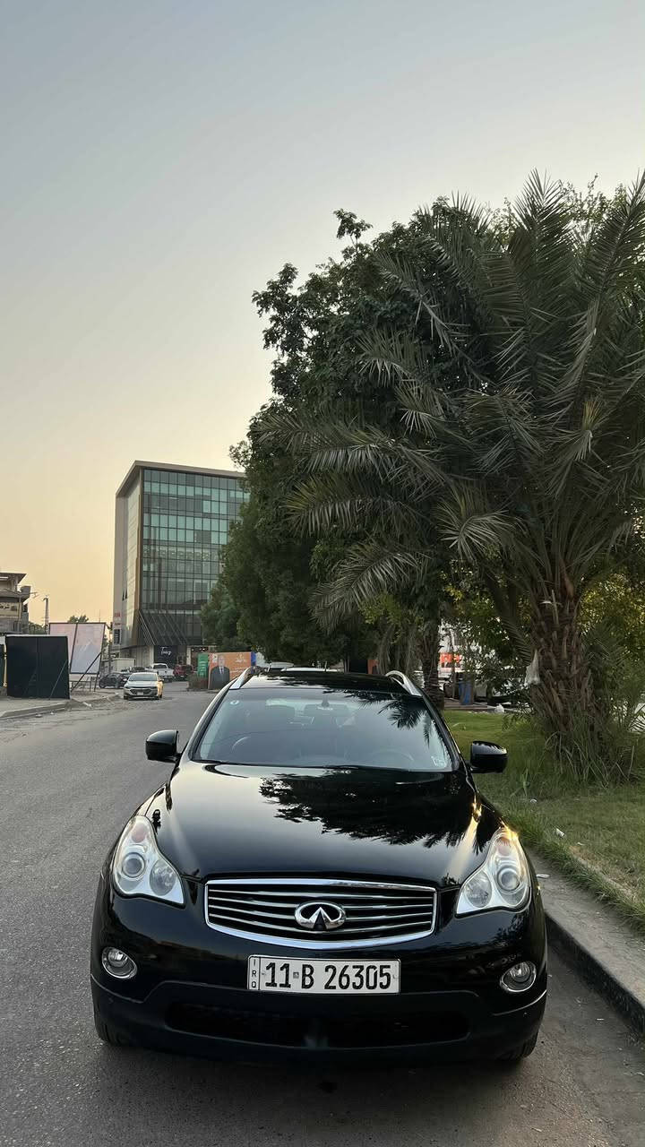 انفنتي 2010 فئة Ex35
٦ سلندر 3.500
ماشيه 136 الف حقيقي
بدون حادث وبدون غرق
فووول مواصفات 1/1
بصمه
فتحه
كشنات جلد كهرباء+تدفئه
كاميرا360
شاشه دجتال
بيها رش البنيد فقط اثر جراد وبابين صبغ بدون دواخل
كير بلادي مكينة مبدله جديدة ومكفوله 
السياره ع ايدنا صار ٥ سنوات كهربائيات كلها شغاله كير مكينه كله مكفول وع ايدنا 
الرقم الجديد وهزة جديدة
السعر :110 وبيها مجال للشراي🤍
للبيع او مراوس
***********
