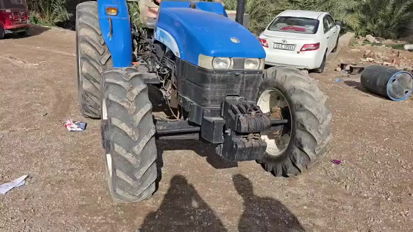 السلام عليكم مكينه نيهولن للبيع موديل 2012 رقم ديالى سنوية نهاية 2026 تحويل مباشر مكانها ديالى بلدروز الاستفسار الاتصال بالرقم ***********
