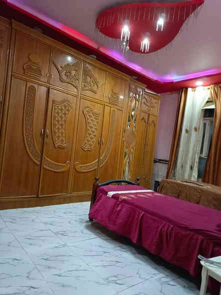 يوجد لدينا دار  للبيع 
مساحته 160 متر النجف الاشرف  الكوفه حي الصدر الثالث 
غرفتين واستقبال وصاله وصحيات داخليه وخارجيه 
والطابق الثاني غرفه وصاله بس بدون سقف هيكل جنس العقار زراعي 
مشمول بالتطويب بيه معامله كاملة 
للستفسار الاتصال ***********
***********
سعره 27 مليون مع المجال 

اقرب نقطه داله مجمع الجنابي بشارع دور  الحوزه
