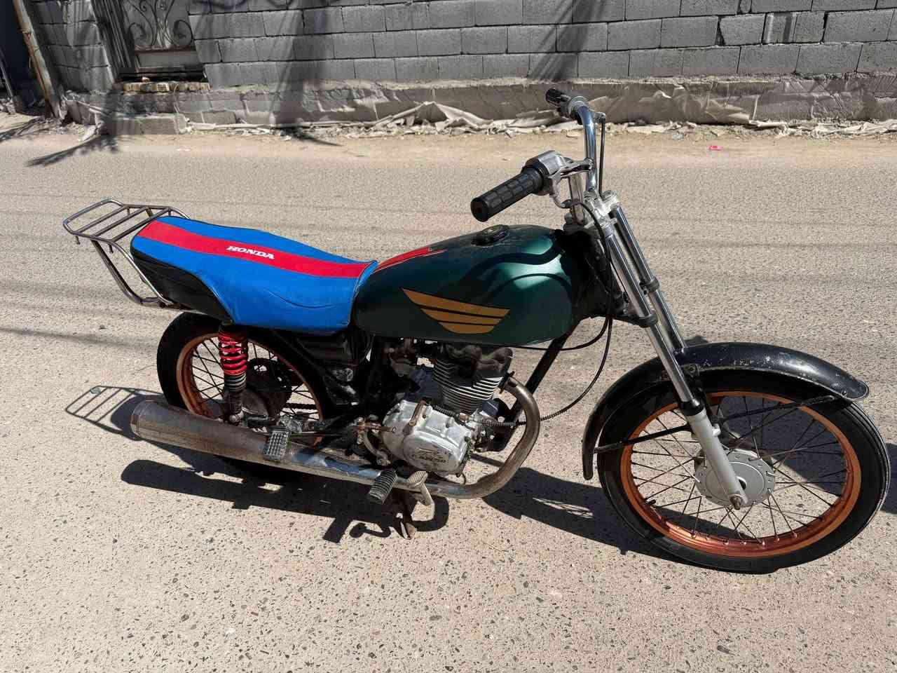 سلام عليكم دراجه ادوات ادوات ادوات  رابيدو ما ناقصهه شي دراجه مكينتهه ناعمه وحلوه مكاني كرمت علي الطيف السعر 300 وبيهه مجال بصيط


**إذا كنت صاحب هذا الإعلان وتريد حذفه لأي سبب، رجاءا أرسل رسالة إلى الدعم الفني**