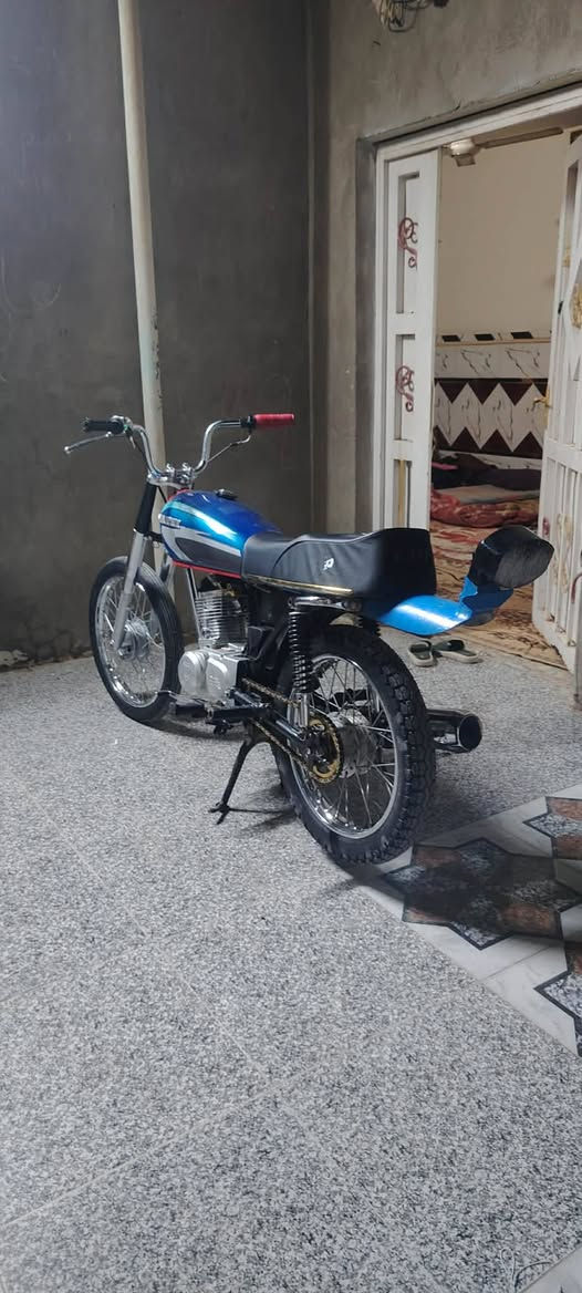 السلام وعليكم دراجة أربعة كير للبيع مكفولة من كلشي اوراق اصولي الرقم 
***********كوت
