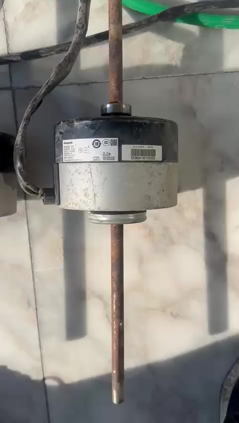 السلام عليكم عندي هاي الفانات لبيع ***********
