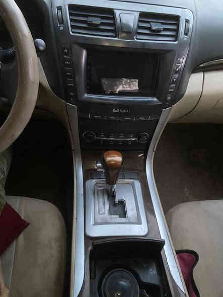 السلام عليكم هوتاو للبيع موديل 2014 السياره مابيهه حادث كير مكينه كورله بيكاتشو النمره الرابعه ماتجي تبريد شغال السياره 52 شرط التحويل *********** بغداد
