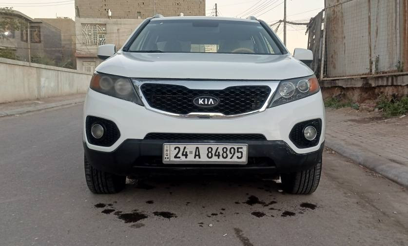 سلام عليكم اخواني عندي سورينتو موديل 2012 خليجي بيه صبغ 3قطع بدون دواخل الاستفسار *********** 
السعر 130 سياره كير محرك حدادين خير لله محرك 2400 جديد مامفتوح عدد 7راكب داخل بيجي السياره جاهزه من كلشي رقم شمالي نكليزي هزه وسنويه جدد السعر 130
