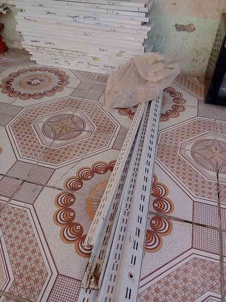 رفوف عدد 20 واضحات كدامكم بالصوره سوق الشيوخ حي العسكري شارع المحوله السعر 100 نهايتهن ***********
