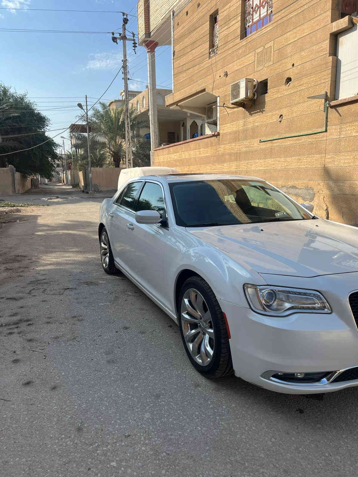 السلام عليكم من رخصه الدمنه اوباما موديل 16كفاله عامه بيها بارد أربعه صابع باجاملغ الخلفي وشبر باب الخلفي صفحه اليسر رقم اربيل بسم كردي ويل عشرين موزه تخم حدادة امامي وخلفي ستوني شاتها سياره جاهزة برغي مابيها نقص بيع بدون مراوس  ماشية 81 رقم صاحب السياره ***********
سعر السياره 252بيها مجال
سيارة خليجي عداد 260
