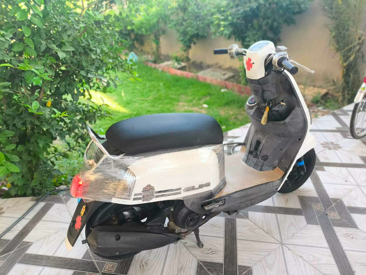 بوليس للبيع دراجه جديدة بعدها بحالة الوكاله
مكفوله مكينه وكفرات شرط شلعه ومعدل الي شراي يتصل على رقم ***********
