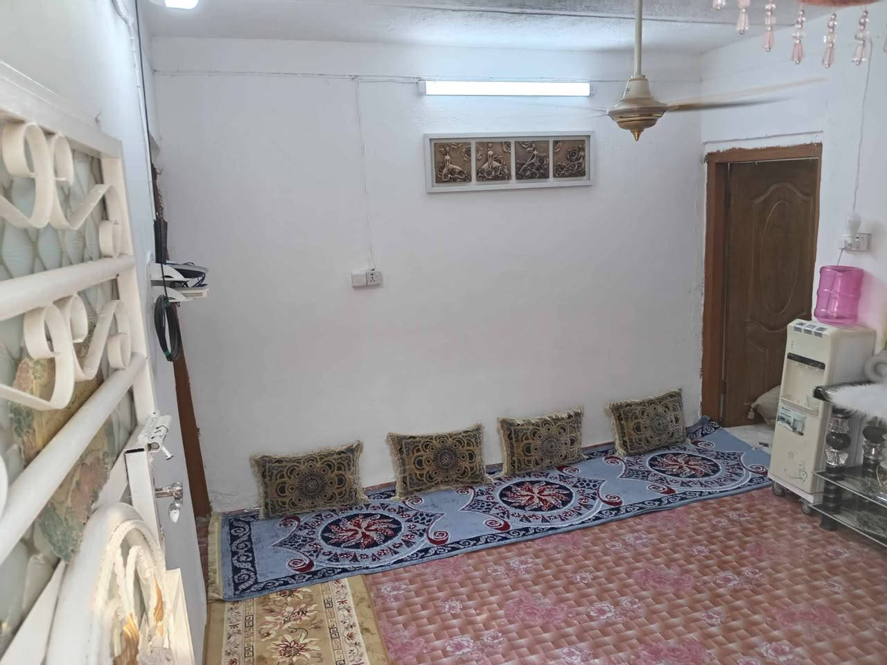 السلام عليكم اخوان بيت بالتجاوز لبيع نضيف ومرتب وتجي وتشوف بعينك ***********
