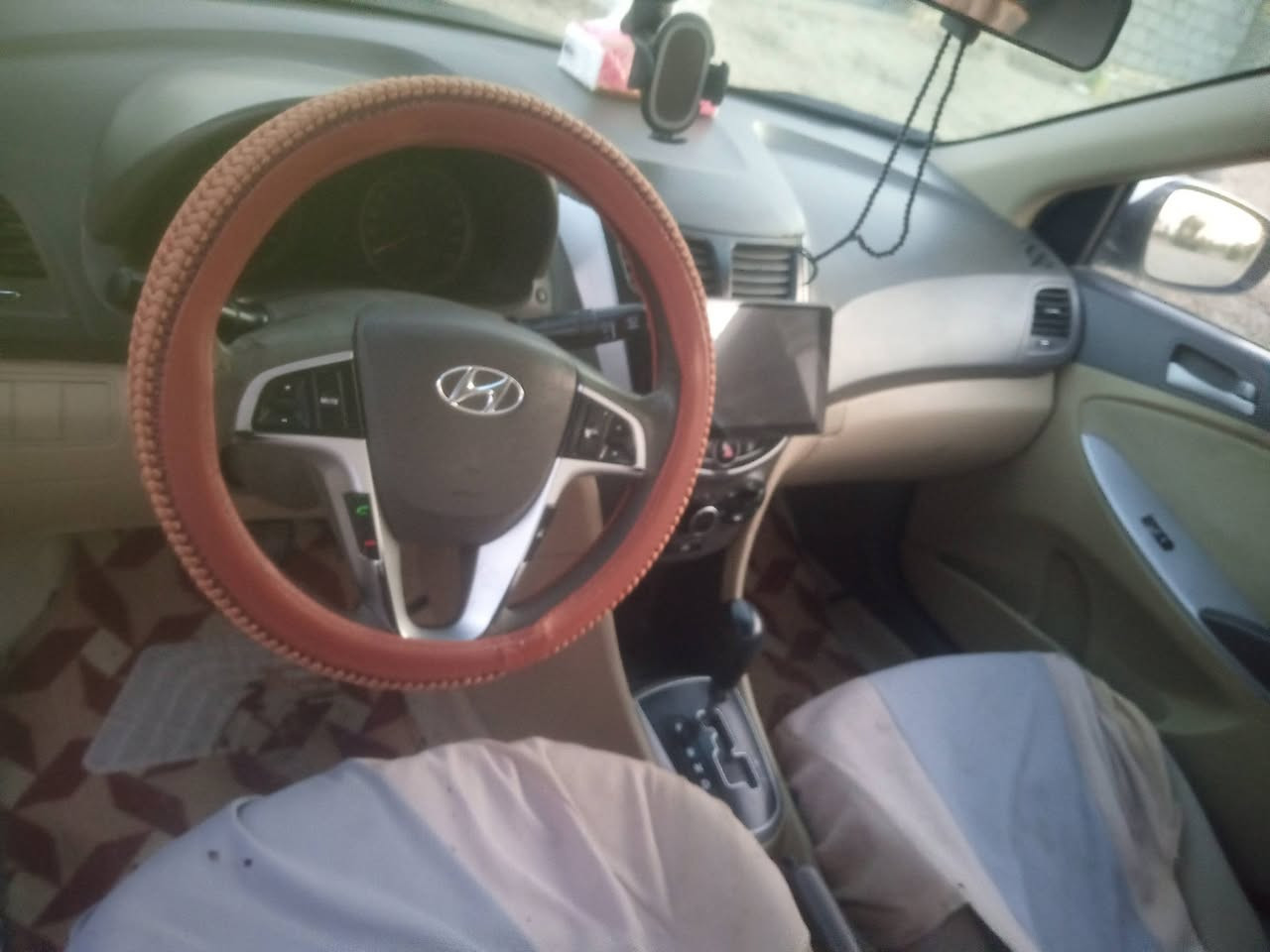 سلام عليكم
اكسنت للبيع موديل 15
كفاله عامه عدى صبغ قليل في الجاملغ لأمامي وكارت في باب السائق 
رقم السياره بابل 
نوع المحرك 400
الساره فول مواصفات 
فتحة سقف 
شاشه 
السياره خير من الله 
العنوان بابل قضاء القاسم ع 
ناحية الطبيعه 
الرقم /***********
أبو عمار الجوذري
