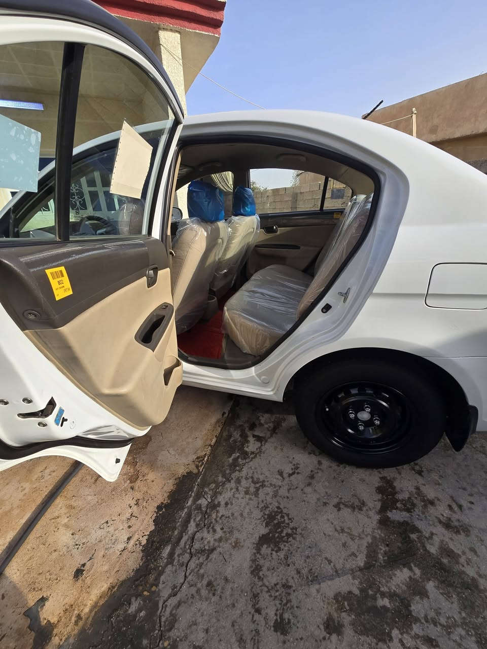 السلام عليكم اكسنت مقدس ٢٠١١ لبيع
شركة العامه سياره غير ذني بل سونار ماكو سياره كلش حلوه وحله من صوره بعد رقم صاحب السياره *********** بكان السياره بغداد بسمايه
