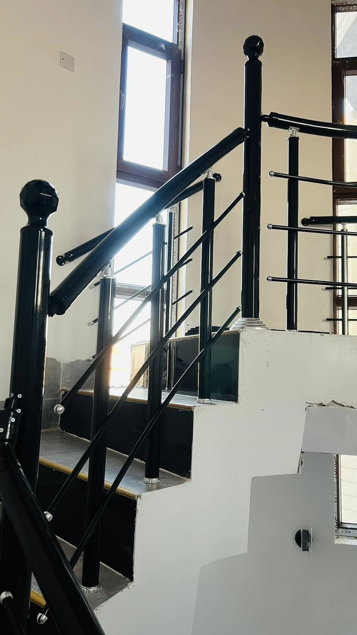 أعمالنا مستمرة ومتواصلة 😊⚒️🏠
جانب من أعمالنا  في قضاء الحويجة/ قرية المصنعة ومبروك لأصحاب الدار🌹

تم تجهيز المنزل بمحجر درج  بوري مدور مواد تركية💯💯
❎السعر مناسب جداً
❎يتميز بالمتانة
❎مقاومة عالية ضد الصدأ

متوفر لدينا كل أنواع المحجرات بكافة الألوان والأشكال 
مربع ودائري وكذلك الجام والملكي
دقة وضمان في العمل والمواد
الأسعار مناسبة جداً وتنافسية. وبنظامي القسط والنقد
شعارنا الدقة والأتقان في العمل💪

للأستفسار
*********** 
 *********** واتساب
