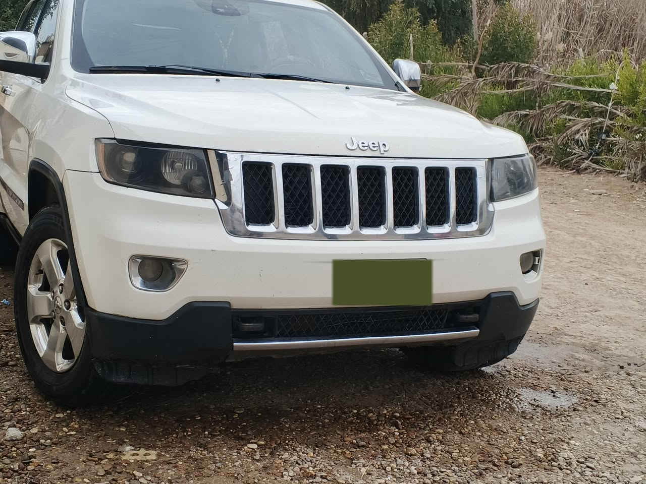 سلام عليكم جيب2011للبيع
مواصفات سياره فول الفول 
سياره كلش نضيفه بيها فقط قطعتين صبغ اثر شخوط بدون ضربه السياره كلين كلش نضيفه
تخم تاير 
حداديه جديده
بنوراما طكتين 
مري قلابه
ستيرن كهربائي+تدفئه وتبريد
كشنات كهربائي+تدفئه وتبريد 
كشنات الخلفي تدفئه
منضومه زنون 
 رادار خلفي 
شاشه +سستم صوت+ دمام خلفي
صندوق كهربائي 
تشغيل عن بعد 
تلث بصمات
سعر١٧٠وبيها مجال 
***********
*********** واتساب واتصال
سياره مال جناي كلش حلوه بل حقيقه
