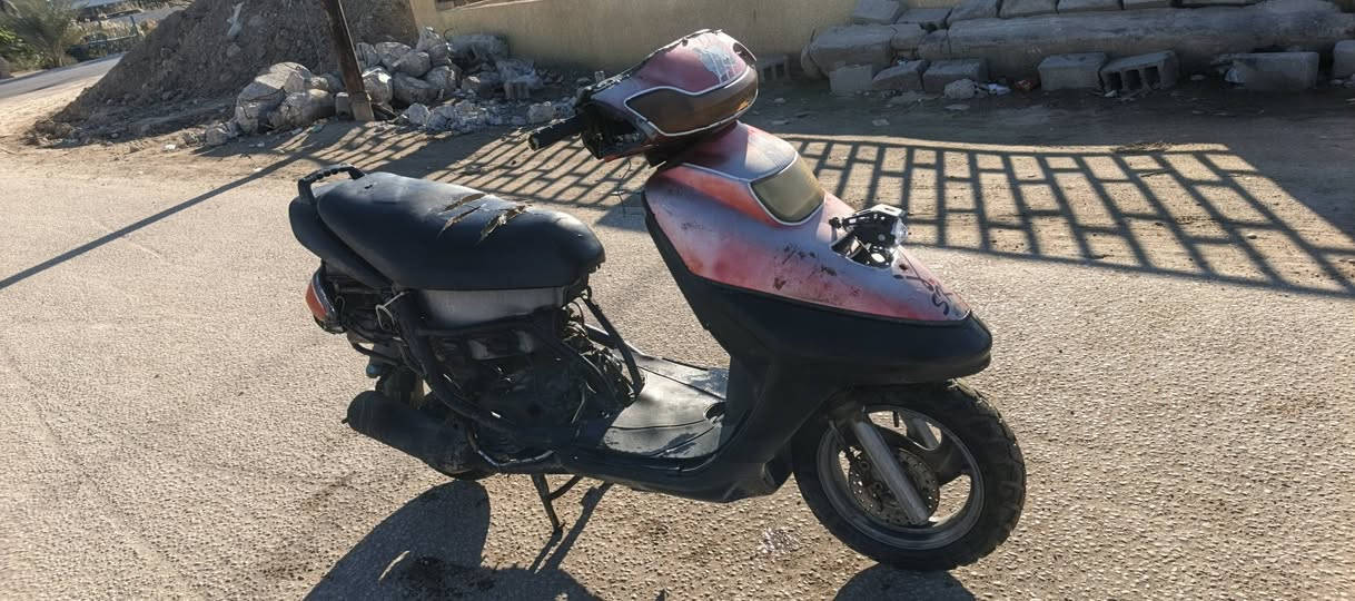 السلام عليكم دراجه فضائي دراجه نضيفه . كهربائيات شغاله هورن شغال بس كابريتر تعبان وين ميعجبك امشي كفراته. صفحه وحده وثاني مكسور وشامره سعره 200وبيه مجال حك الجيه سرعه 140.
*********** 
متواجد واتساب وعل خط
