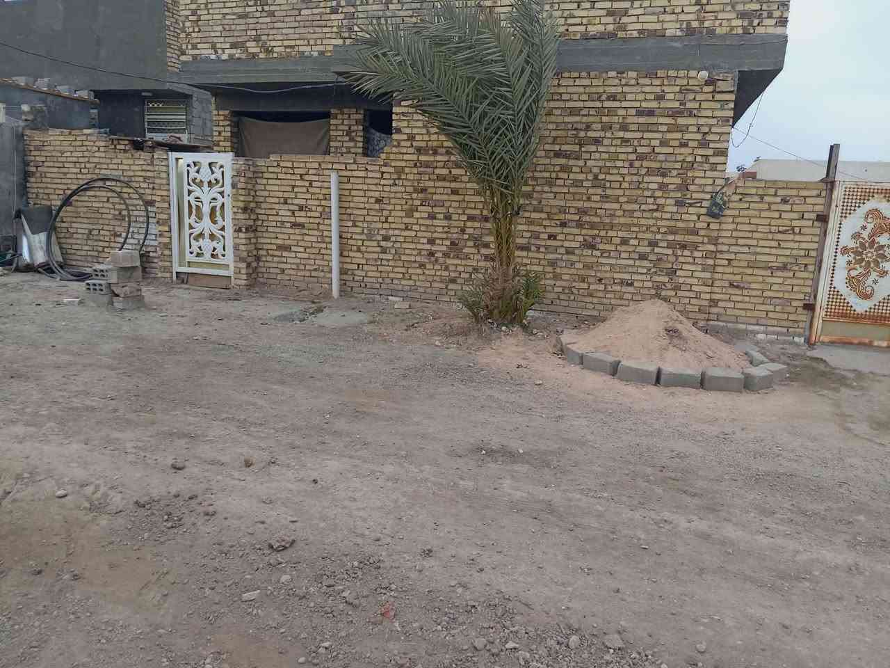 سلام عليكم ورحمة الله وبركاته دار للبيع لمساحه 500متر لبيت ما كامل كلش بي تلحيضات لعنوان بابل لمنطقه بني ساله قرب شريفه بنت الحسن عليه السلام بضهر لبيت مدرسة العباس المخطلطه بتدايه ومتوصطه 
الا ستفسار رقم  ***********.وشكرن لكم
