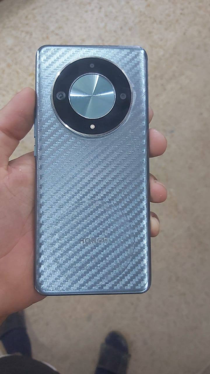 HONOR X9b 5G مكفول من الشخط مكاني نجف حرية هاذ رقمي *********** سعره 200 قفل قفل مو شراي لا تجي اخيك
