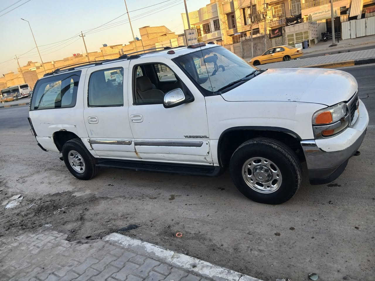سلام عليكم جمسي يوگن مديل 2001 مكينه 5300  كير 1000  سيارة جاهزة مناقصها شي تبريد شغال كهربائيات كلها شغالة تخم تاير خطها ناصرية بغداد هيئة مصفرة مكانها بغداد البيع شرط التحويل السعر 74 للاستفسار ***********واتساب موجود
