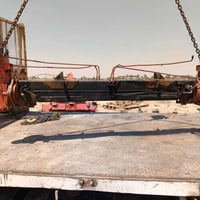 رجلين خلفيه مال كرين يطلعن مو ثابتات شغالات ع فحص ... + بكرة مال كرين ...