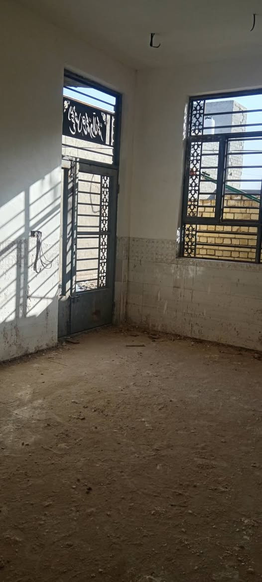 بيت مساحه 150 متر للبيع
الموقع كربلاء شارع الحافظ 

واجهيه 9 ونزال 17 يحتوي علئ درج خارجي وحمامات داخليه وخارجيه وغرفه استقبال وغرفه نوم وهول ومطبخ وطارمه 

مجهز من الكهرباء والماء
  متوفر خط مولد ذهبي قريب

البيت يحتاج بعض النقوصات البسيطه 
السعر 75 مليون

*********** للاتصال او الاستفسار + متاح وتساب

