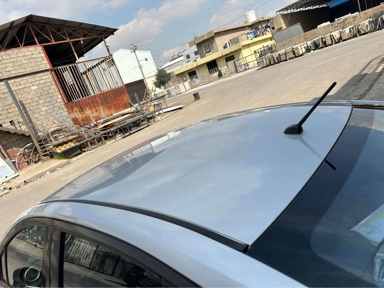 السلام عليكم 
نيسان فيرسا 2020
مواصفات s به سمه
سه ياره يه كه يه ك سه فعه ي لا ي سه كن سبوغه واتا 6 بارجه و سه قفي دوو جيكاي سبوغه شانصي لاي سايق 20 سم سبوغه 110 ميل رويشتوه حاديسه ي ايره يه سعر 90 كه ميك مجال
1000$ غرامه ي له سه ره دواي مامه له ده يكه رينمه وه
*********** أربيل, العراق
