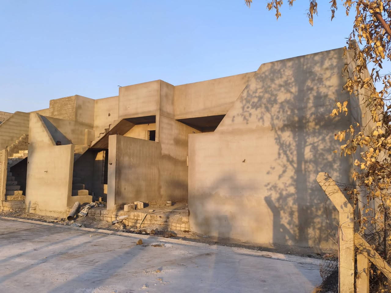 اسطه لبخ متفرغ شغل هندسي
***********
