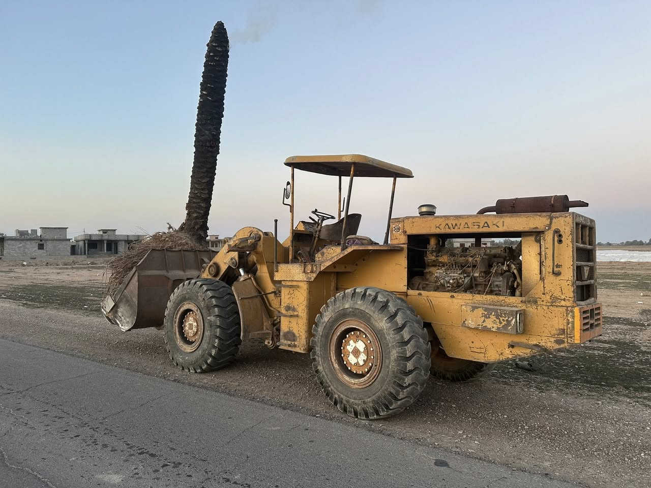 السلام وعليكم شفل كاوسكي 80 رقم بصره صاحب السنويه سكن تكريت تخم تاير جديد هاي الوره قديمات وهسه بي جديد محرك كايم يشتغل بس بيه صوت ونفخ ابيع بدون محرك محرك كايم شرط كير اكسلات تركم بلادي 
السعر 100 ورقه وبيه مجال 

العنوان سامراء ناحيه المعتصم ***********
