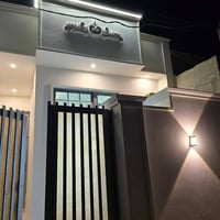 دار في حي الغدير مساحة ١٠٠ متر شارع ٢٠ متر ومقابل ساحة شار ع٢٠ الثاني ...