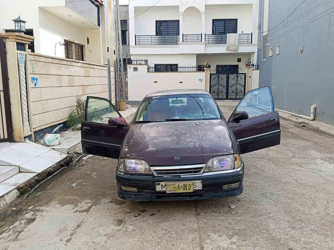 اوميكا موديل 1993 اصل تبريد بس عاطل كير اوتوماتيك محرك 24 محركها نفخ وتنقيص سياره بدون صبغ بدون طخه خلاص بس تقحيل سعرها 26 رقم اخضر سنويه بيضه شرط التحويل للاستفسار ***********
