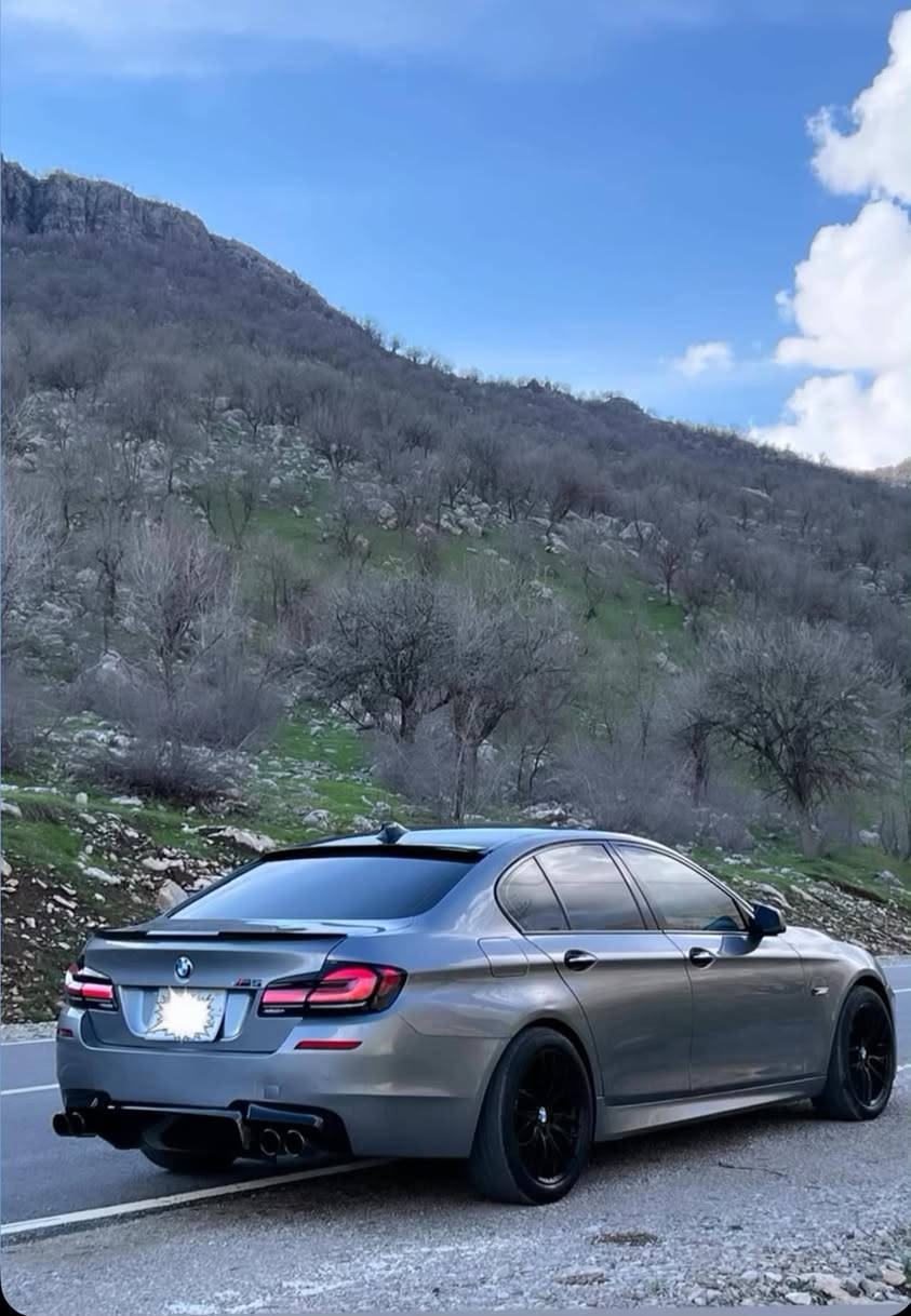 Bmw f10 2011 530i
ماسه فات داتاشو ٥په رده ٤گوشين هـيته ر ٣گيرشاشه گه وره كوشين ١٢حه ره كه لايت شكل جيسى شه قف شامو ره ش بيلاد ١٨٠كيلومه تر رويشتيه به ناوى خومه ساره كه زور پاكو نوى مايته وه  گير مه كينه به شه رت سفر نه بو نه ت ويت بوزانيارى زياتر ***********سعرى 155$
