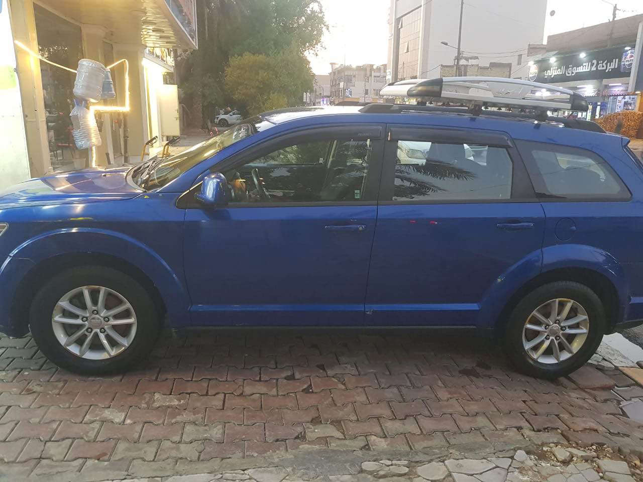 جورني 2015

مواصفاته معروفه

سياره 6 سلندر 3600

7 راكب

3 قطع تبريد

حادث السياره فقط بنيد
بيه طخه بل جامغ جهة السايق 
و صبغ بل نهايه مال باب الامامي بصف السايق
شواصي و لغد سليم
و الحمدالله سياره جديده و مابيه اي نقص

معروضه 132 ورقه و بيه مجال بسيط
***********
مكان السياره بغداد الحرية بغداد, العراق
