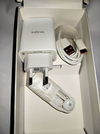 انفنكس • شاحن 33واط • مع سماعة