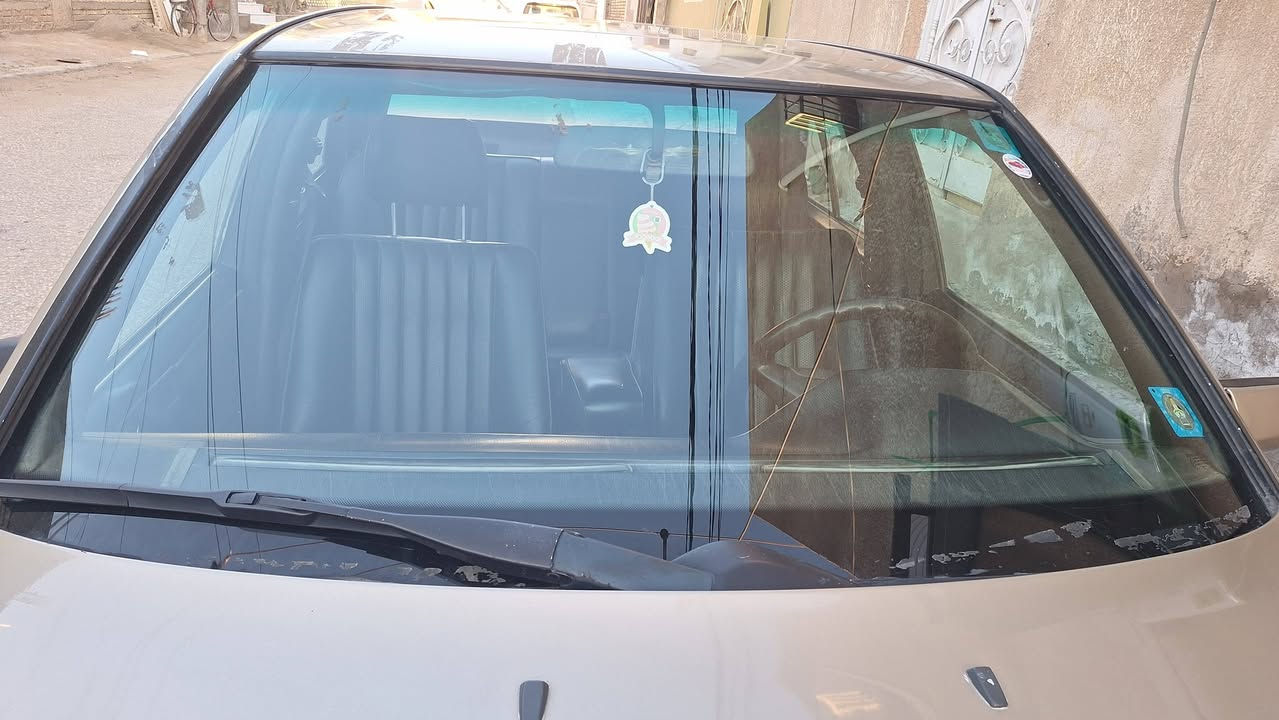 سلام عليكم
من رخصة الأدمن
بسم الله الرحمن الرحيم 
سيارة مرسيدس دب للبيع E300
اللون ذهبي
السنوية جديدة ورقم جديد 
بلادية ٦ سلندر
التبريد جيد جدا ماعدا تنفيس قليل جدا بالغاز 
الغرفة جلد ١٩٩٣ 
الكشنات الأمامية كهربائية حتى التجوات
تخم تايرات جديد
باتري جديد
سيارة نظيفة جدا وماناقصه شي
السعر ٦٩  ورقة
وبيهه مجال قليل 
للمعلومات الإتصال  على الرقم 
***********
*********** واتساب
غير متفرغ للفيس لطفا
الجاد يخابر
