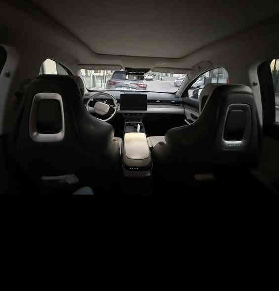 السلام عليكم 
جيتور  داشنك

 JETOUR  Dashing luxury 

موديل 2024 

ضمان 10 سنين من وكالة هارلم

المحرك: 4 أسطوانات 1600 تيربو ✈️🚀

196 حصان

ناقل الحركة: اوتوماتيكي من 7 سرعات

العداد: 18000 وقابل للزيادة

رقم بغداد باسمي 

*المواصفات*

* إطارات قياس 20 إنچ

* فتحة سقف بانوراما

* 6 وسائد هوائية

* كاميرات محيطية 360 درجة

* شاشة التحكم بقياس  15.6إنچ

* لوحة القيادة الكترونية 

* نظام الملاحة خرائط GPS

* نظام كار بيت لعرض شاشة الهاتف المحمول

* بلوتوث / هاتف السيارة

* نظام أوامر وتحكم صوتي

* نظام صوتي 8 سماعات 

* شاحن هاتف لاسلكي سريع

* رادار تفاعلي

* تحذير مغادرة المسار

* نظام القيادة شبه الذاتية

* نقطة عمياء

* حساسات أمامية

* حساسات خلفية

* نظام تحذير الاصطدام الامامي والخلفي 

* نظام الفرامل اليدوية الاوتوماتيكي Autohold

* وضعيات قيادة متعددة

* دخول ذكي (بصمة)

* تشغيل عن بعد

* صندوق كهربائي 

* مقصورة الركاب من الجلد الفاخر

* مقعد السائق والراكب كهربائية

* مقعد السائق مع ذاكرة لحفظ وضعيات الجلوس

* مقعد السائق والراكب مبردة

* مقعد السائق والراكب مدفئة

* إنارة محيطية

* موسيقى ترحيبية

* عتبات الأبواب مضيئة

* مصابيح أمامية أوتوماتيكية زينون مع مصابيح نهارية LED

* نظام التحكم الذكي بالإنارة العالية

* المرايا الجانبية قابلة للطي كهربائياً

* مرايا بخاصية التعتيم الذاتي

* نظام مراقبة ضغط الاطارات

* نظام تنقية الهواء مع شاشة لعرض البيئة الخارجية

*داخل ابيض

* حساس للمطر

ومواصفات أمان أخرى

السعر:26 مليون و250 

وبيها مجال بسيط 

مكان السيارة 

بغداد

للاستفسار الاتصال على الرقم

***********

***********
