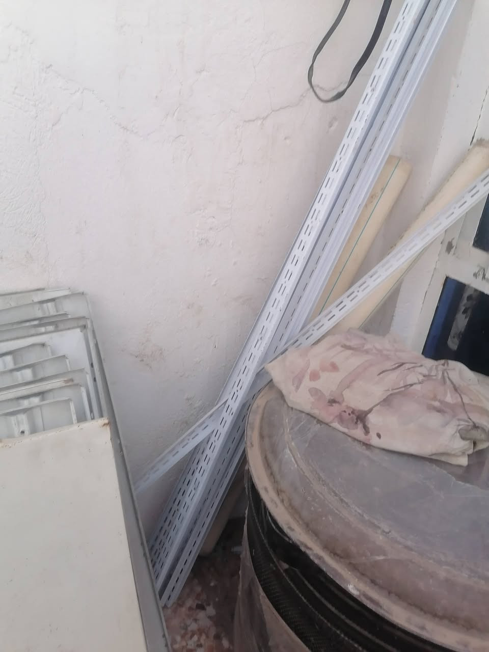 السلام عليكم رفوف تركي لبيع بغداد حي البتول *********** ابو الجسر كاملات 31رف هنة وملحقاتهن
