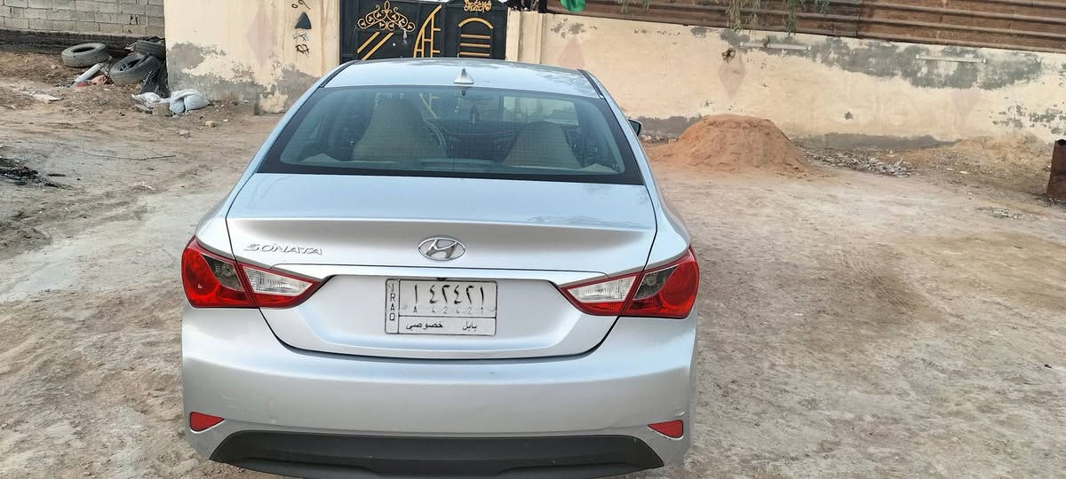 سوناتا موديل 2014 السعر 110 حادثه چاملغ امامي بدون دواخل السيارة فول عدى الفتحة والبصمة ماشية 138 المكان ديوانية غير متواجد على الفيس الاتصال على ***********
