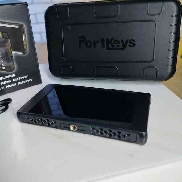 مۆنیتەری سەر کامێرا بڕاندی .
چەند جارێک ئیشی پێکراوە زۆر  زۆر 
PORTKEYS PT6 5.2" 4K HDMI Touchscreen Monitor
کوالێتەکی زۆر باشی هەیە وەزنێکی زۆر گونجاوی هەیە  

نرخی 🛍165 هەزار 

🚗گەیاندنمان هەیە بۆ هەموو پارێزگاکان
📥بۆ داواکردن نامە بنێرن یان پەیوەندی بکەن
   0770 3128181
   0750 3128118
  viber & whatsapp
-------
https://linktr.ee/clickbazar24
