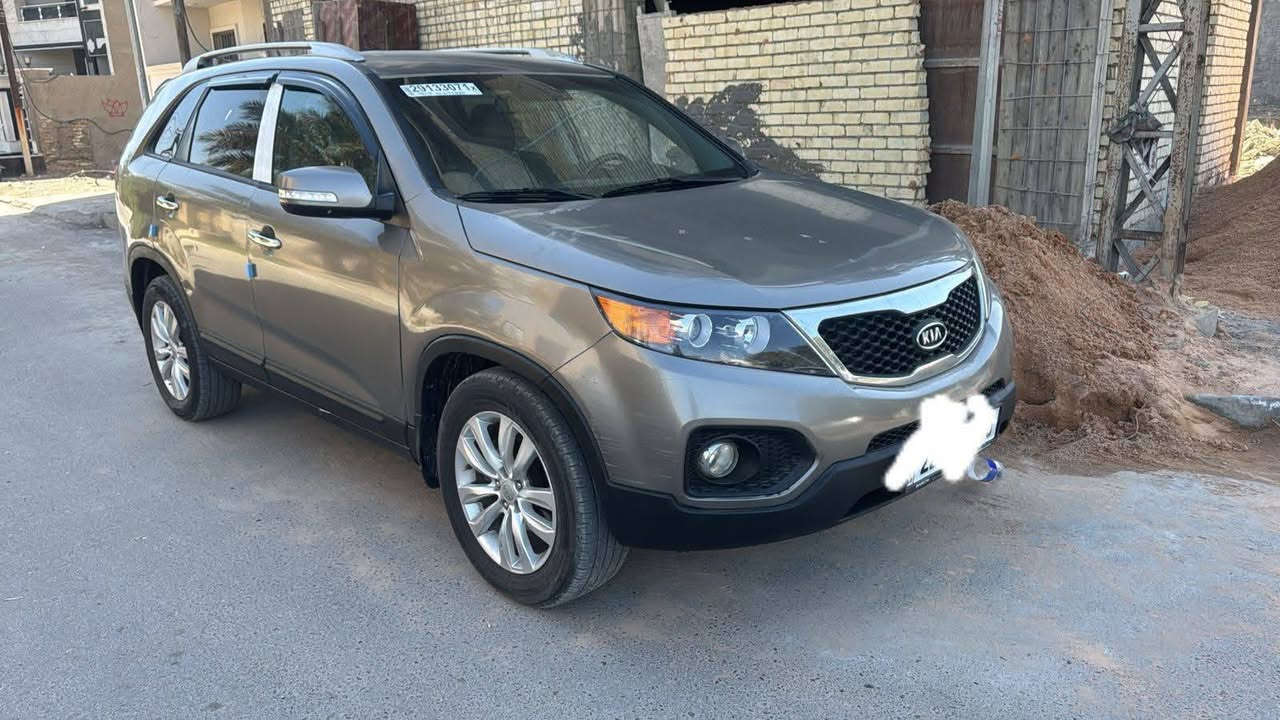 السلام عليكم كيا سورينتو موديل 14 دخول جديد سياره جاهزه من كل النواحي ما ابي اي نقص
محرك حداديه كهربائيات جاهزه 
محرك كاز كاز
بها جصه شنطه ادوات ادوات ادوات 
السعر 55 بها مجال 
عنوان بغداد رقم الهاتف ***********
