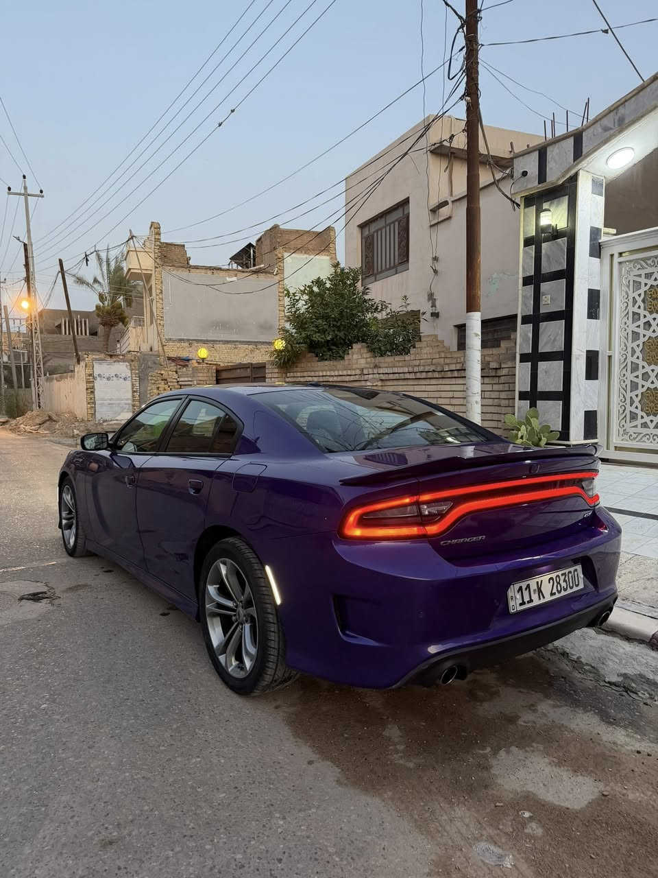 جارجر 2019(خليجي
 خليجي هارلم)
لون مميز بنفسجي
داخل ابيض

السياره مواصفات (GT)  فول 1/1 

بيه جاملغ مبدل نفس لون وبيه رصعات بقماره راجعه BDR
سوناره بارحه سويته 

السياره ماشيه 72محرك كير كفاله

رقم بغداد (سنويه جديده ) بأسمي 

السياره دينار متصرف عليها جاهزه من جميع النواحي 

عنوان السياره / بابل مركز المدينه 

سعر 225$سعر بيع وبيه مجال بسيط

***********/ للاتصال
