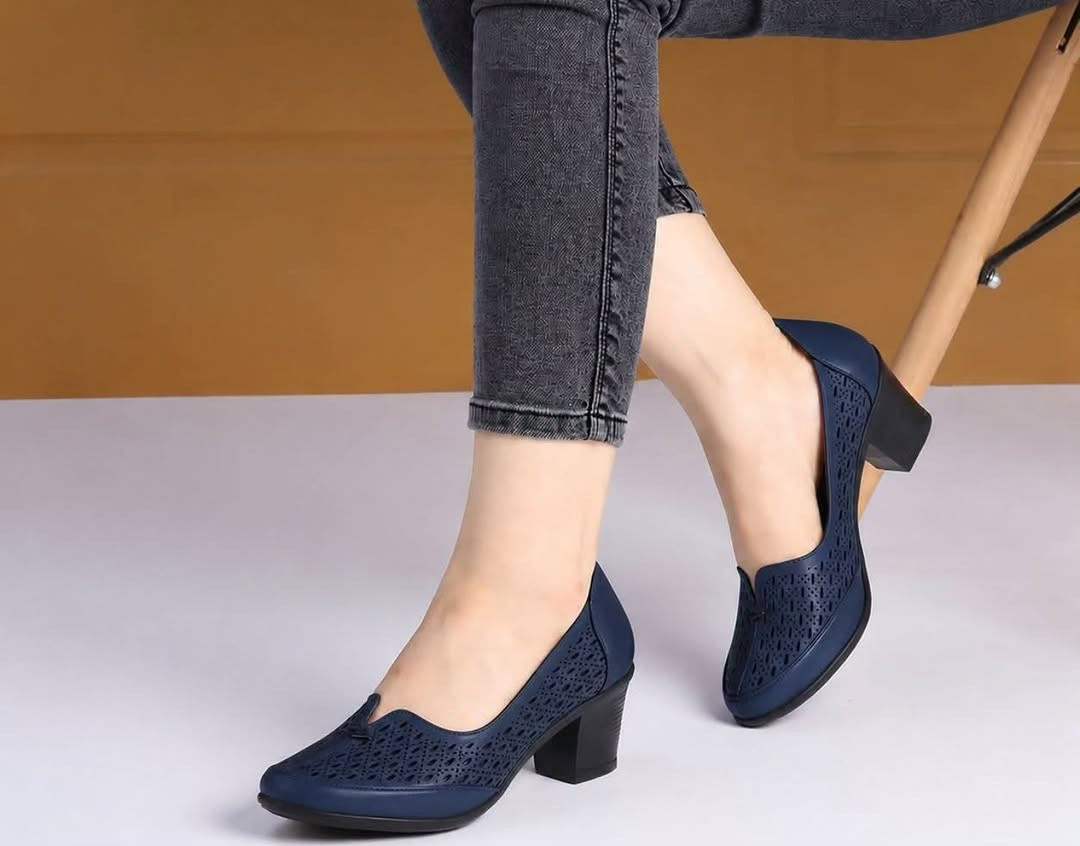 توفر فلوريتان طبي ارتفاع 5cm الاكثر راحة 
مناسب للدوام والمسافات الطويلة 
Size 37.38.39.40.41 
للحجز مراسله الصفحة او الوتساب *********** 
يوجد خدمة توصيل لجميع المحافظات
