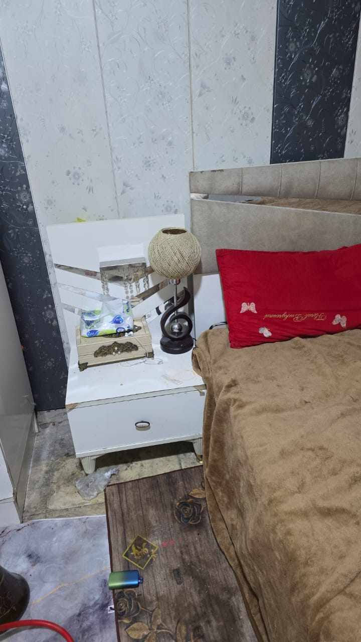 السلام عليكم غرفة تركية مستخدمة اضرار بسيطة مثل ماموضح بالصور
 مامفتوحه 5قطع
رايديها ب275 قفل اقل من هذا السعر مانگدر
+موجود تخم ديوان نضيف رايدينه ب240
العنوان بغداد الطوبجي
تفاصيل اكثر خاص


**إذا كنت صاحب هذا الإعلان وتريد حذفه لأي سبب، رجاءا أرسل رسالة إلى الدعم الفني**