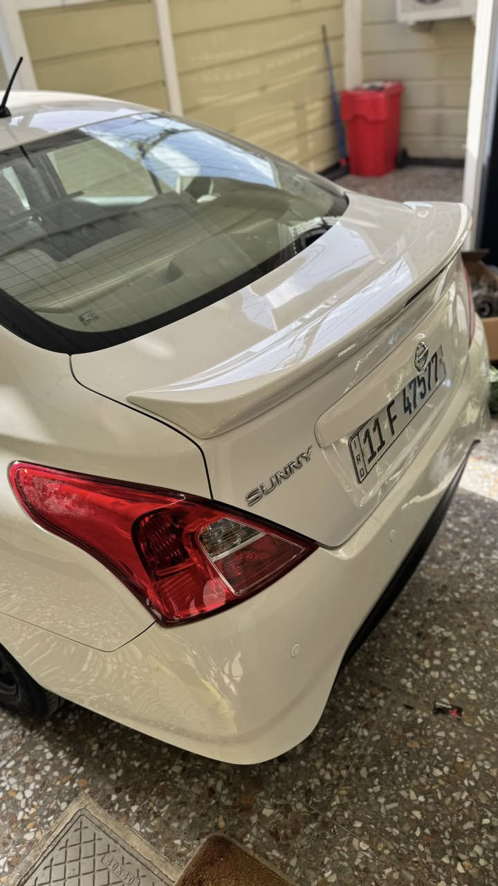 السلام عليكم 
نيسان سني هندي اصل ابو لبليته الزركة
موديل 2019 نظيفه جداً 
مكينه - كير - صدر - تبريد بالكفاله 
مكفوله عدى كارت بال جاملغ الامامي جه السايق فقط 
السعر110 وبيها مجال بسيط مكاني بغداد 
للاستفسار ***********
