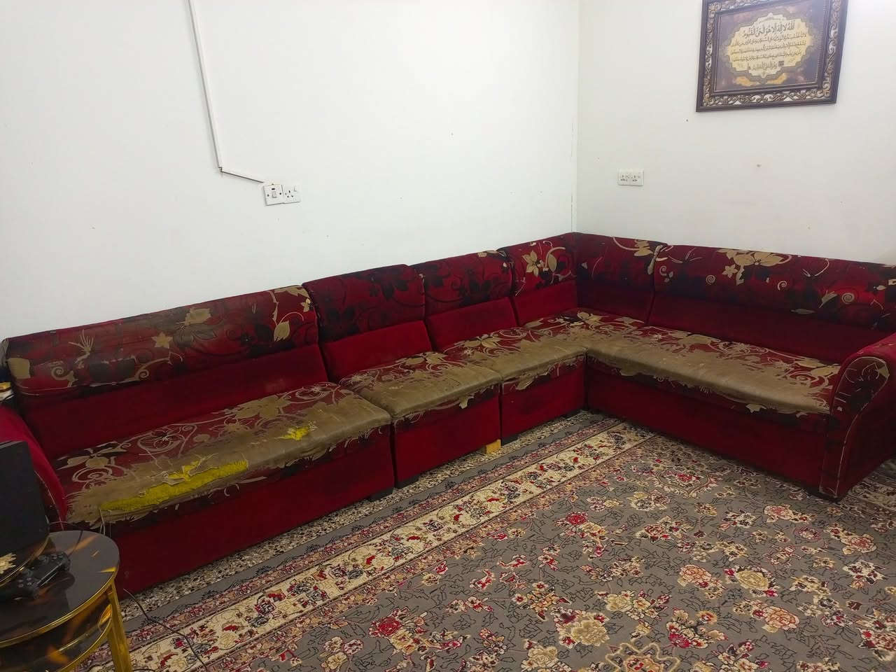 تخم ديوان سبع مقاعد فقط يحتاج قماش السعر ١٢٥ وبي مجال مكان الحسينية الراشدية الاستفسار على الرقم ***********
